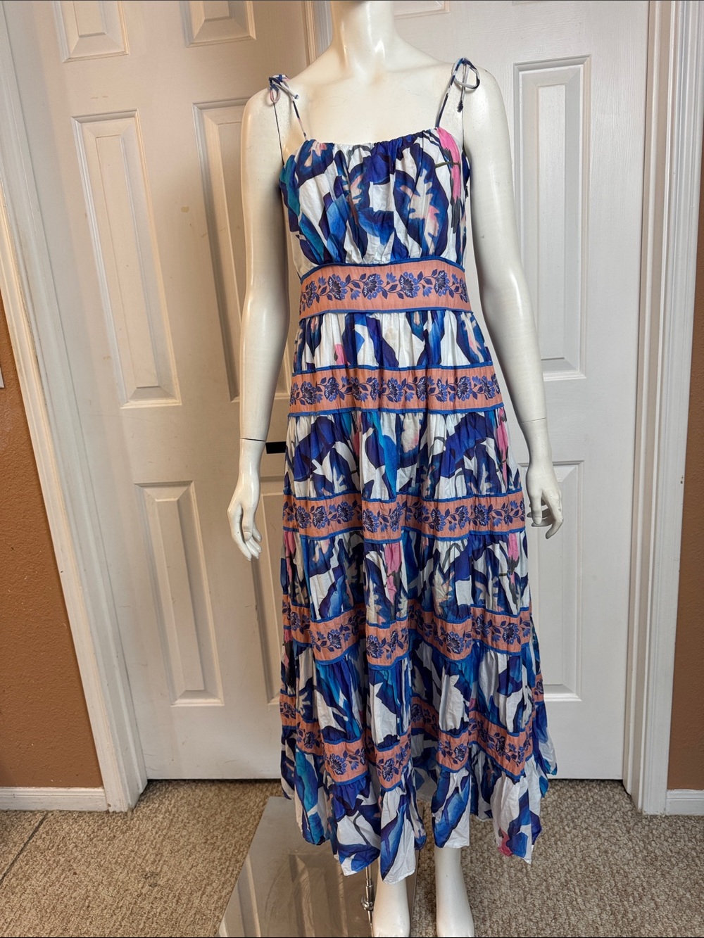 FARM Rio Blue Foliage Cotton Midi Dress Boho
Floral Print Tie Straps Size Medium
